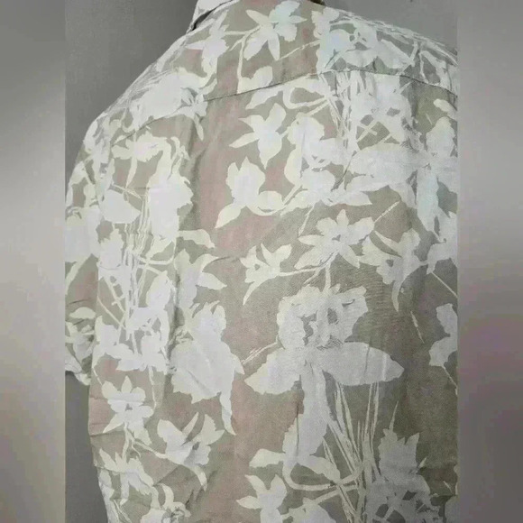 Denim & Flower by Ricky Singh Cuban Collared Hawaiian Shirt - Picture 5 of 6